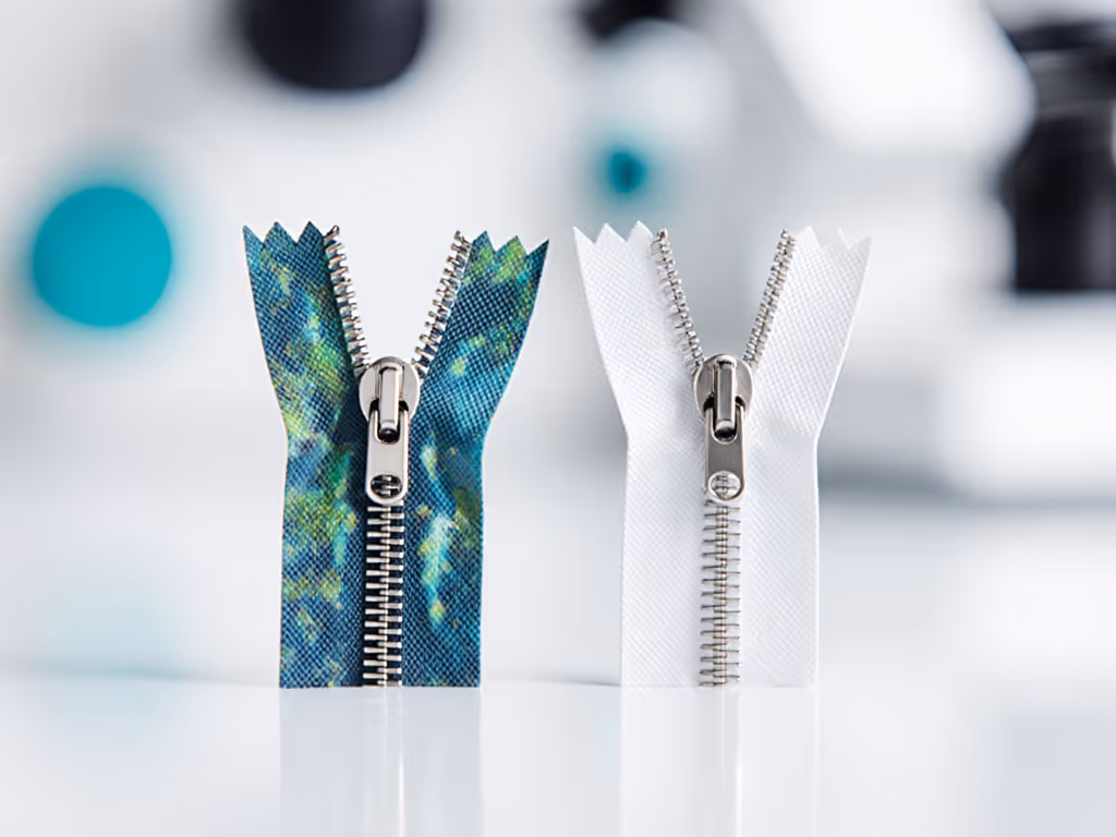 comparison_of_corroded_vs_intact_pet_carrier_zippers_under_microscope